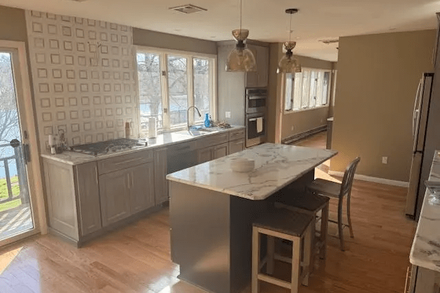 Kitchen Countertop Installed by CMI Cabinets and Countertops